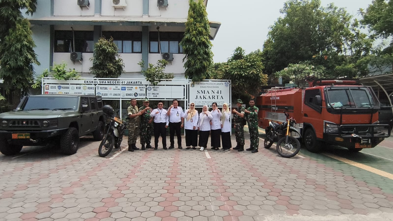 Debu Vulkanik Menyelimuti Jakarta Utara, Kodim 0502/JU Turunkan Water Cannon