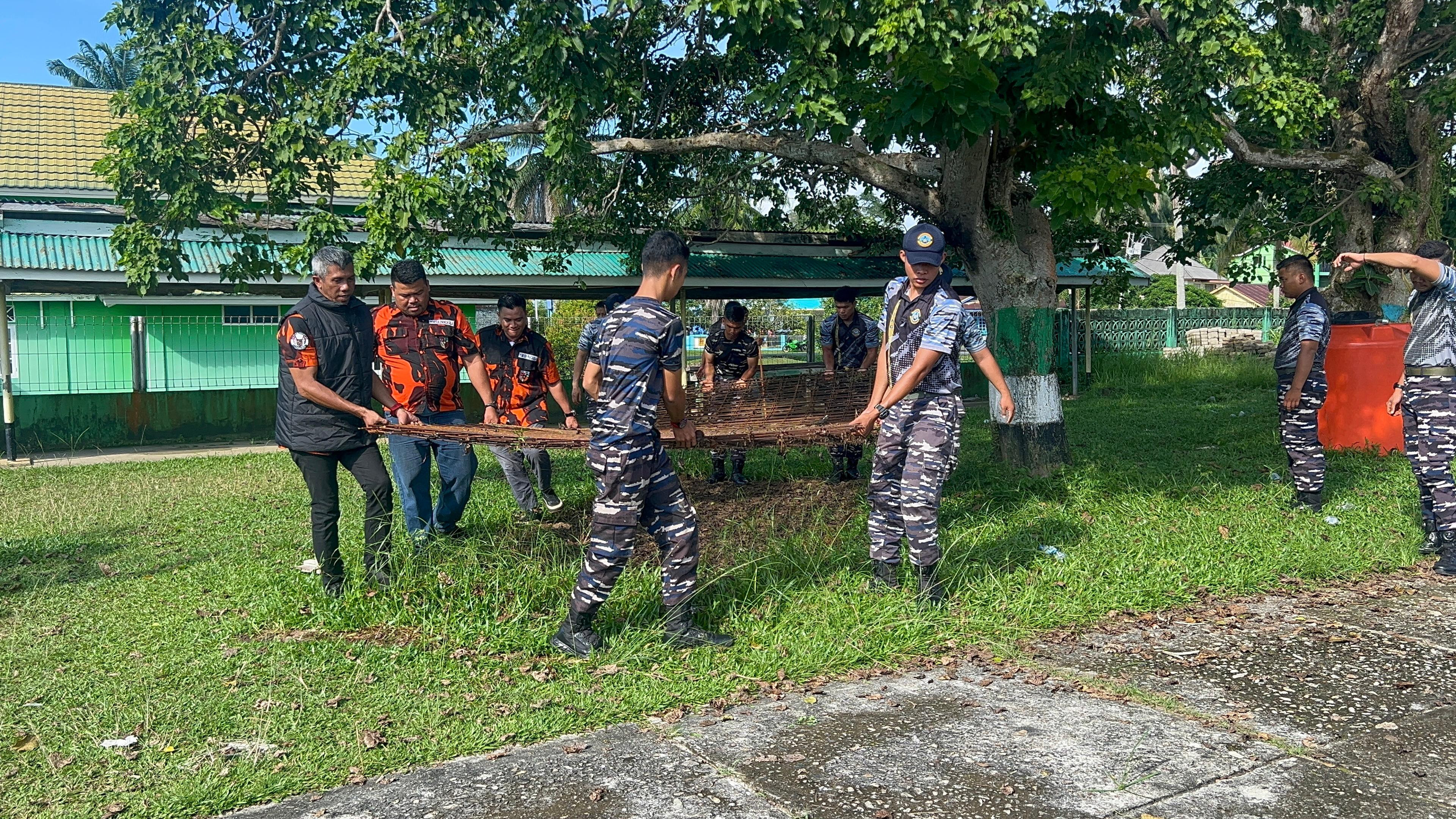 Lanal Dabo Singkep Gelar Bhakti Teritorial Prima, Perawatan Rumah Ibadah Dalam Rangka HUT Ke-80 TNI