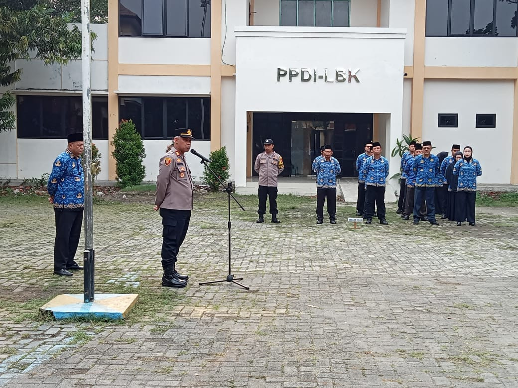 Kapolsek Bekasi Barat Sampaikan Himbauan Kamtibmas pada Apel Gabungan Kecamatan Bekasi Barat