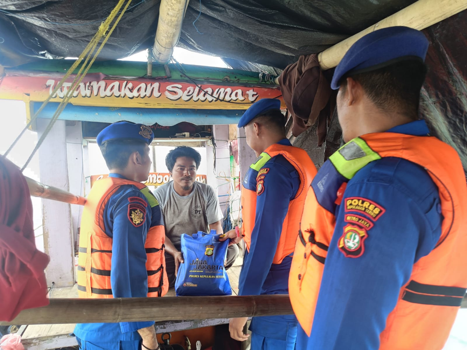 Satpolairud Polres Kepulauan Seribu Intensifkan Patroli Dialogis Laut Jelang Nataru, Antisipasi Kejahatan dan Waspada Cuaca Buruk