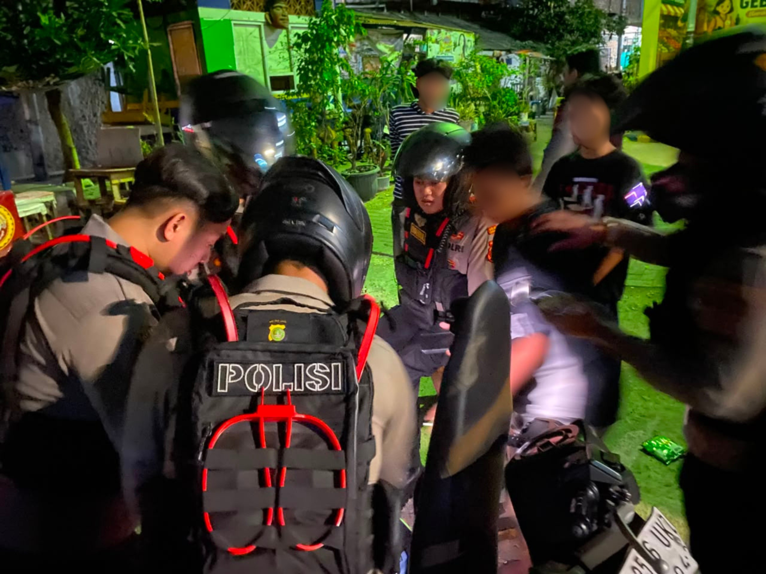 Brimob Polda Metro Jaya Amankan Empat Remaja dan 13 Klip Diduga Ganja di Jakut