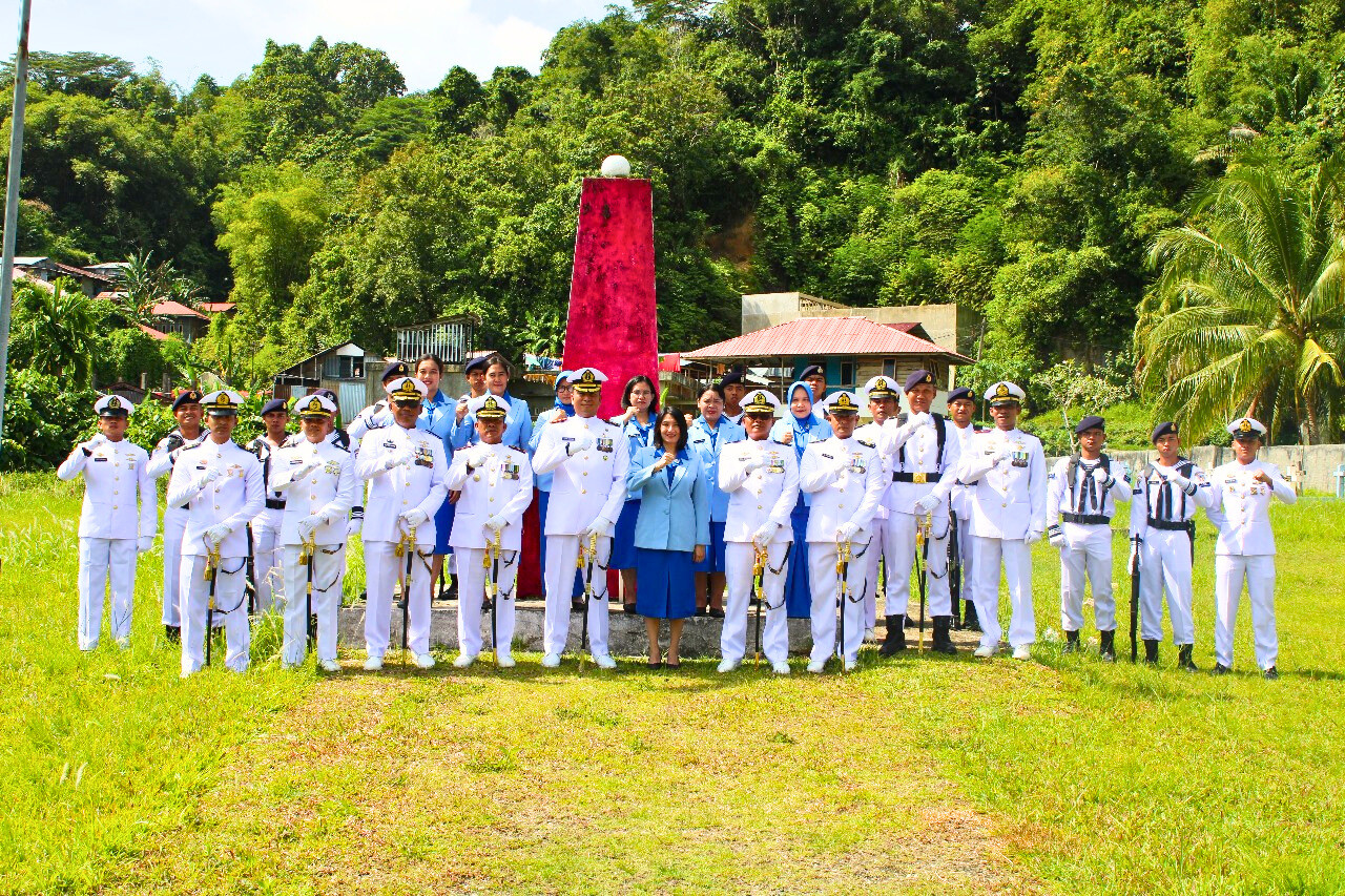 Sambut HUT Ke-80 TNI Angkatan Laut dan TNI, Lanal Nias Gelar Ziarah Rombongan di Taman Makam Pahlawan Damai Sentosa Kota Gunungsitoli