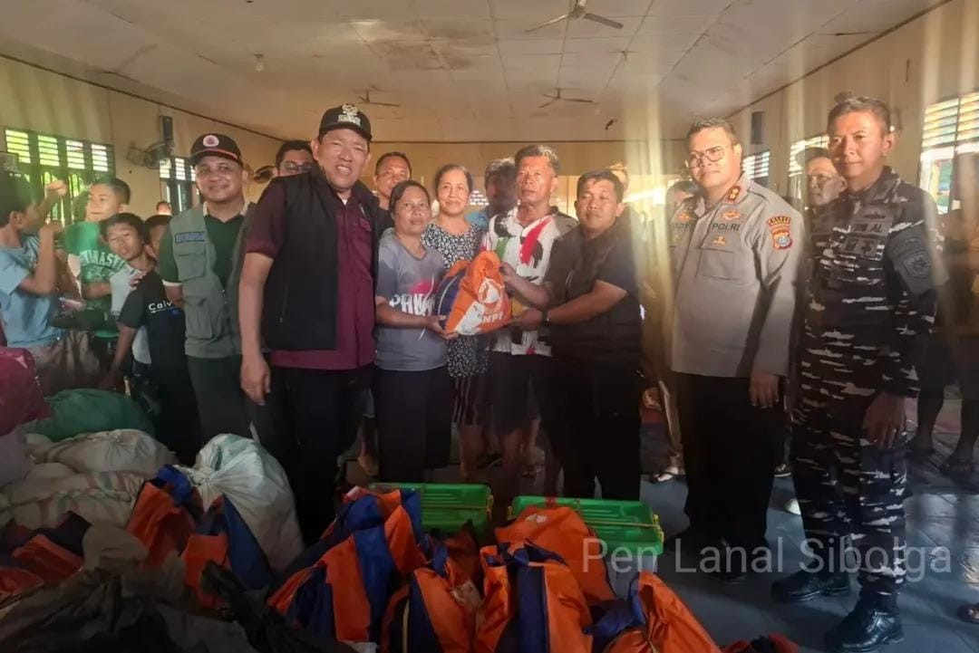 Danlanal Sibolga Bersama Forkopimda Sibolga Tinjau Lokasi Terdampak Bencana Alam di Sibolga