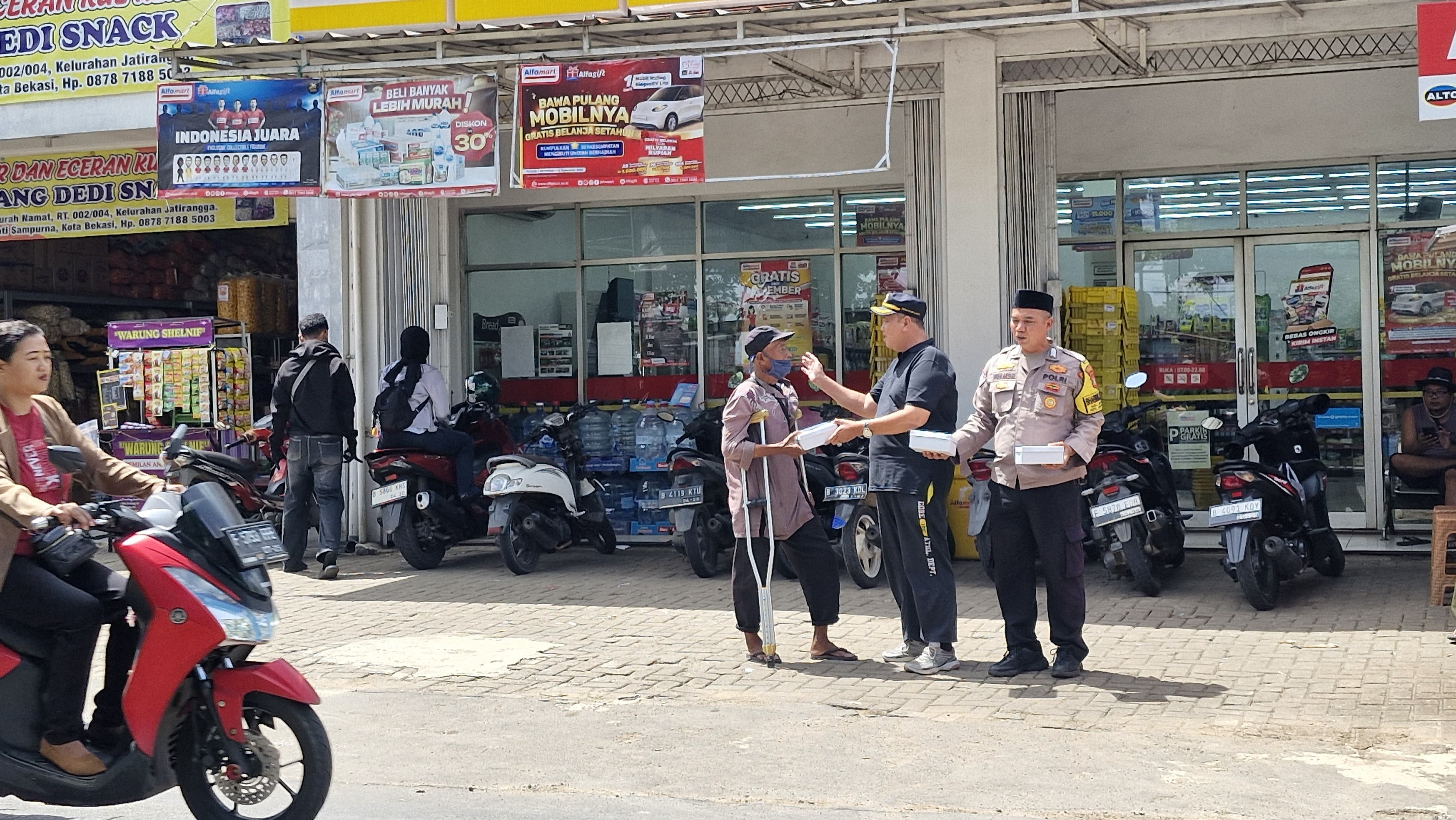 Wujud Kepedulian Sosial, Polsek Medan Satria Gelar 'Jumat Berkah' Bersama Siswa Latja SPN PMJ