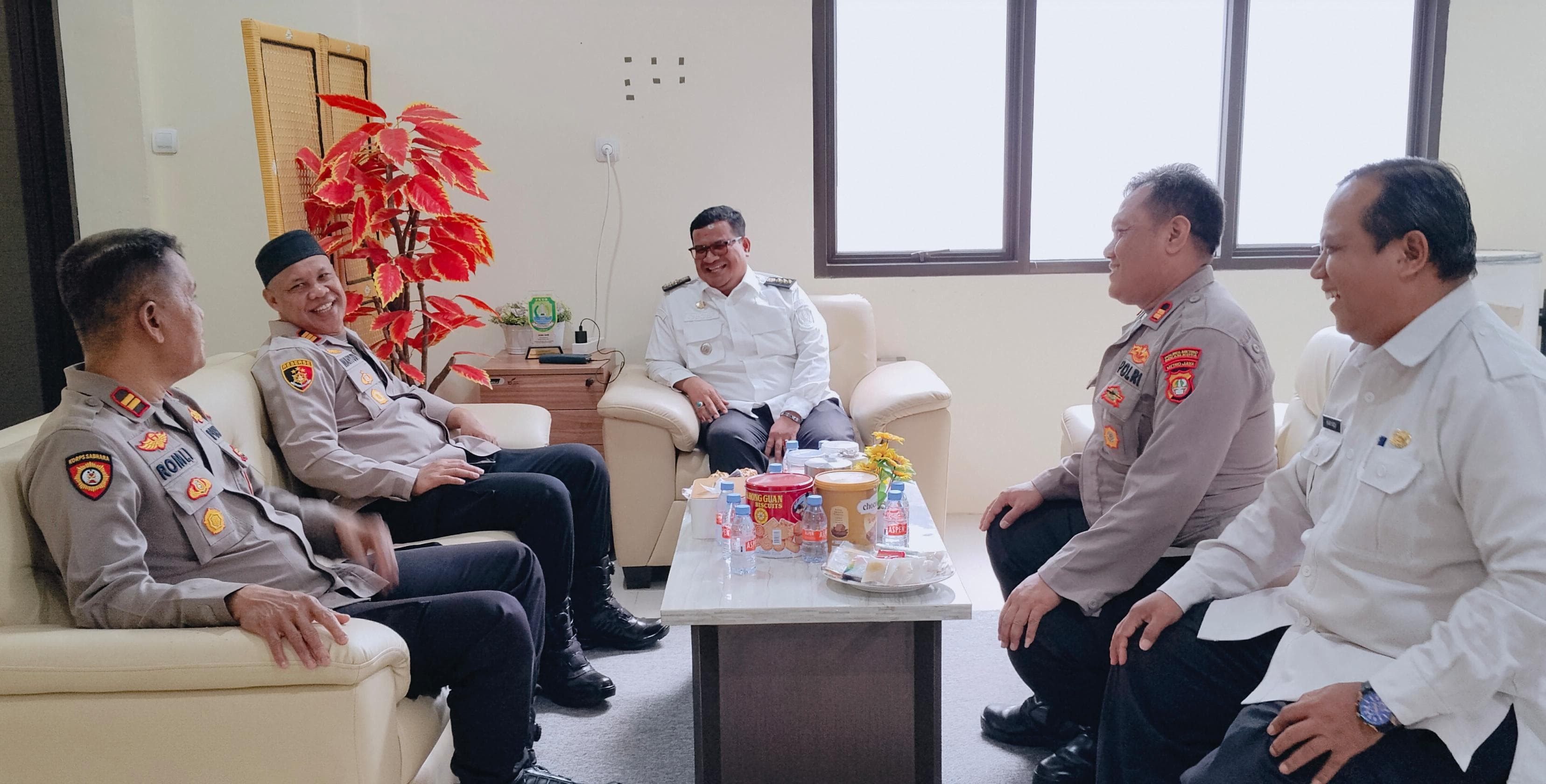 Jaga Jakarta On The Spot, Kapolsek Pondok Gede Perkuat Sinergitas Tiga Pilar di Pondok Melati