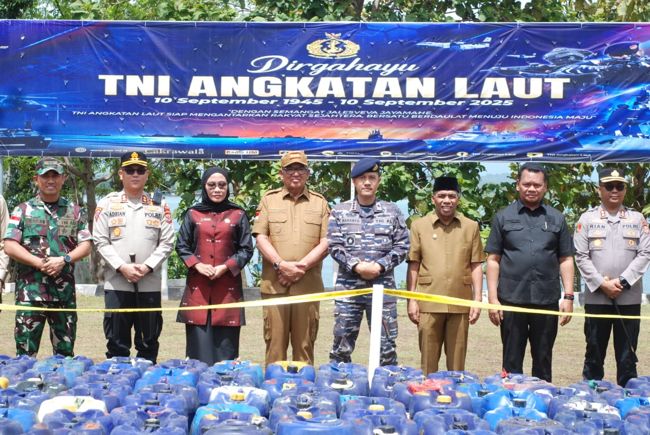 Jaga Situasi dan Kondisi Tetap Kondusif, Lanal Tual Musnahkan Miras Jenis Sopi Puluhan Ton Liter