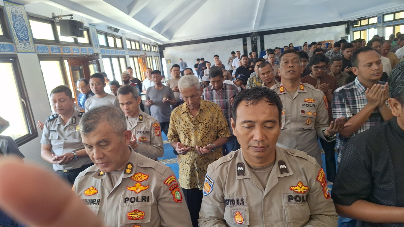 Polres Metro Jakarta Utara Gelar Salat Gaib untuk Almarhum Driver Ojek Online dan Doa Bersama untuk Keselamatan Negeri