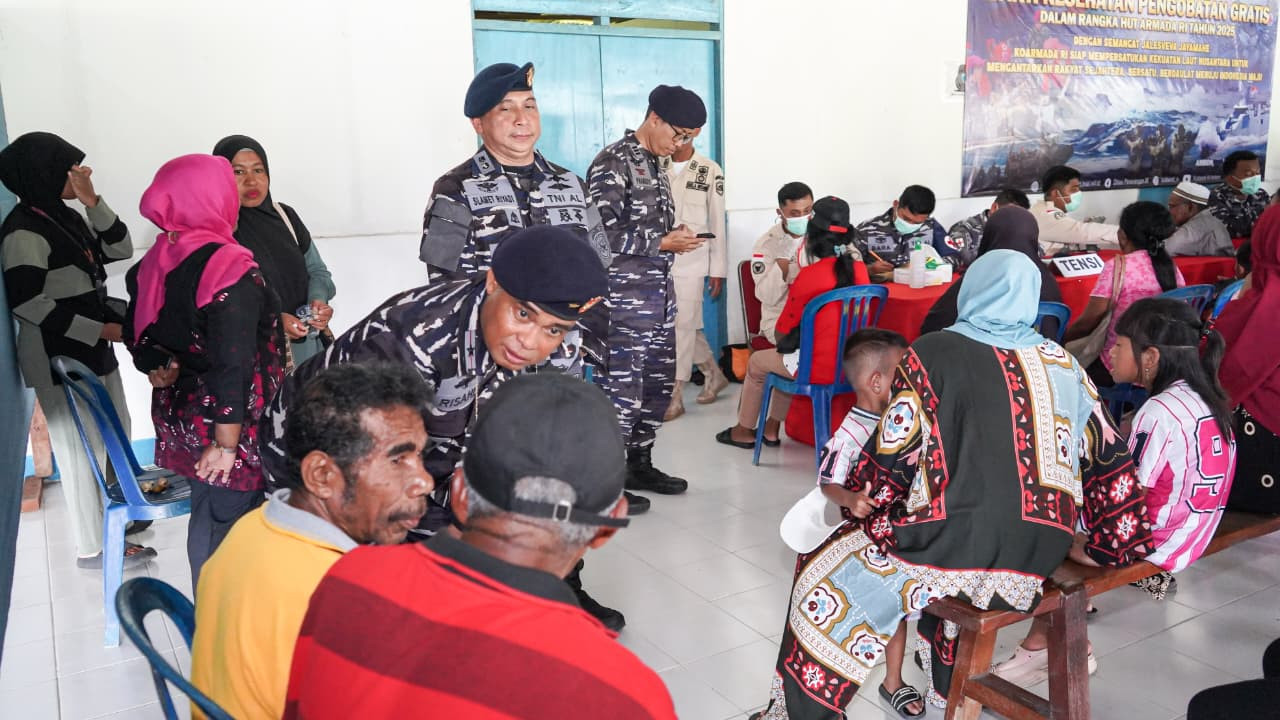Peringati Hari Armada RI Tahun 2025, Kodaeral IX Gelar Baksos Kesehatan dan Komsos di Seram Utara Kabupaten Maluku Tengah