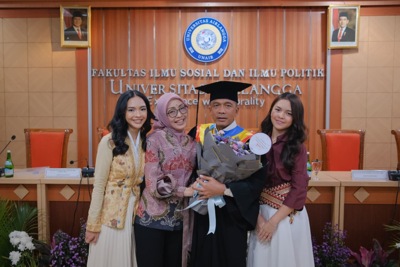 Kapolda Jabar Raih Gelar Doktor Lewat Disertasi "Cerita dari Mesuji", Paparkan Kondisi Polisi di Tengah Konflik