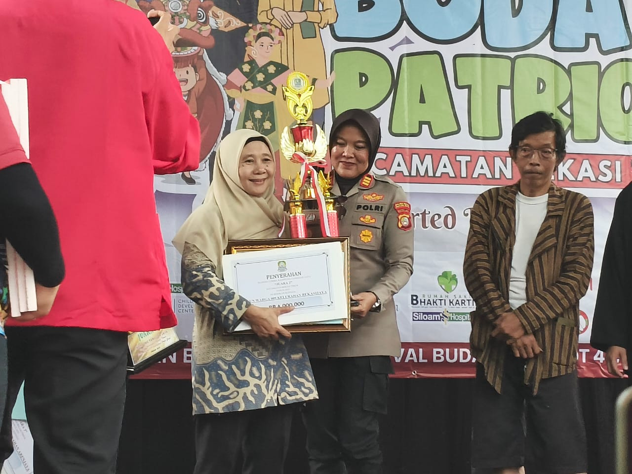 Kapolsek Rawa Lumbu Hadiri dan Amankan Festival Budaya Patriot Bekasi Timur Jilid 4