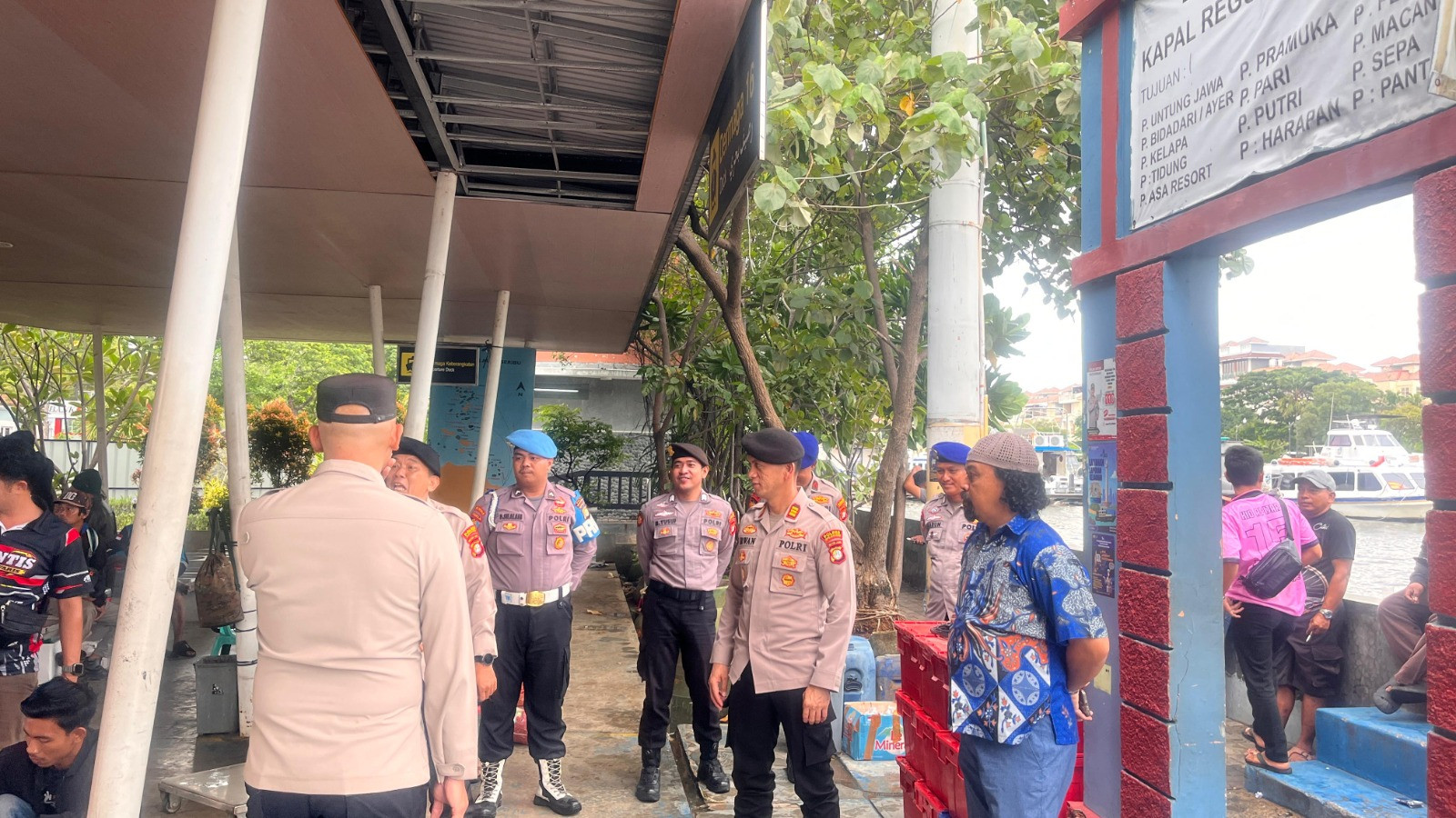 Wakapolres Kepulauan Seribu Pimpin Strong Point di Marina Ancol, Tekankan Keselamatan dan Layanan 110