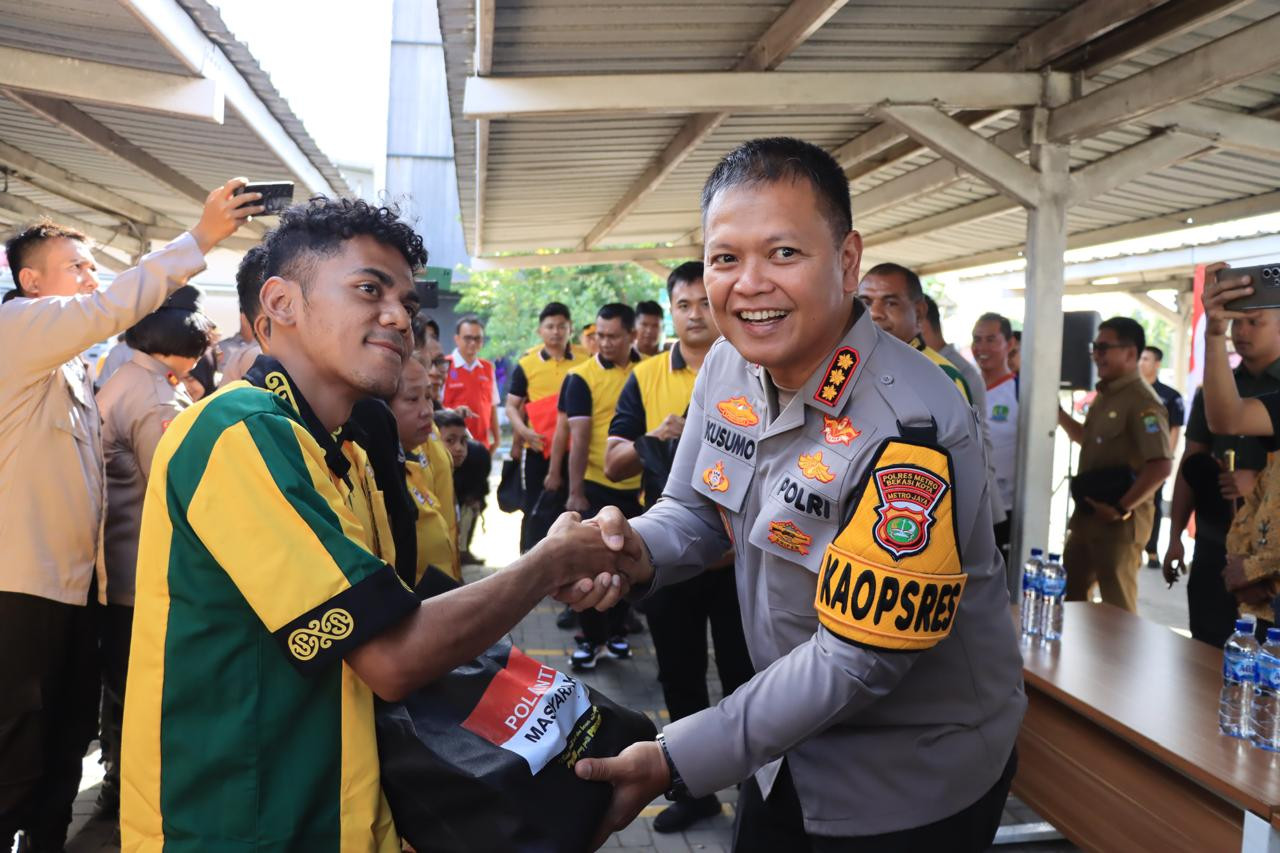 Bakti Kesehatan Polres Metro Bekasi Kota "Menyambut Natal dan Tahun Baru 2026"