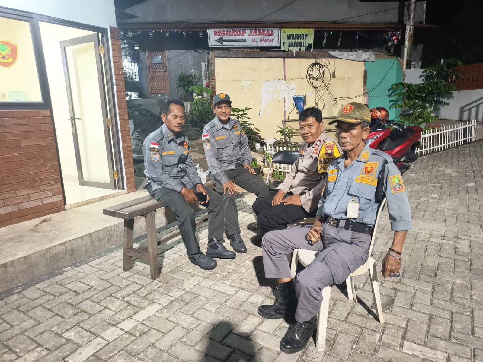 Cegah 3C di Malam Hari, Kapolsek Bekasi Barat: Siskamling Kunci Utama Kondusifitas Lingkungan