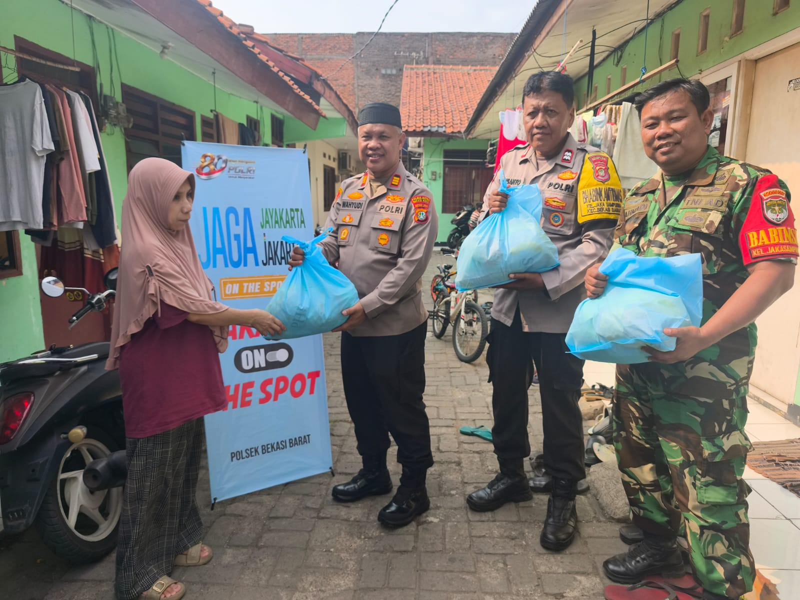 Kapolsek Bekasi Barat Gelar Jakarta On The Spot di Jakasampurna, Ajak Warga Cegah Tawuran dan Judi Online