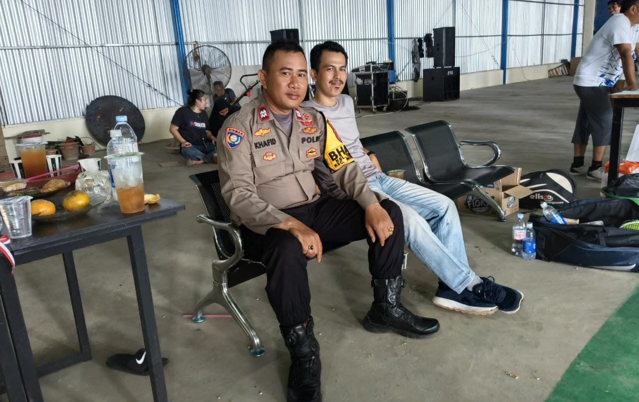 Bhabinkamtibmas Cimuning Kawal Lomba HUT RI ke-80, Warga Antusias Rayakan Kemerdekaan