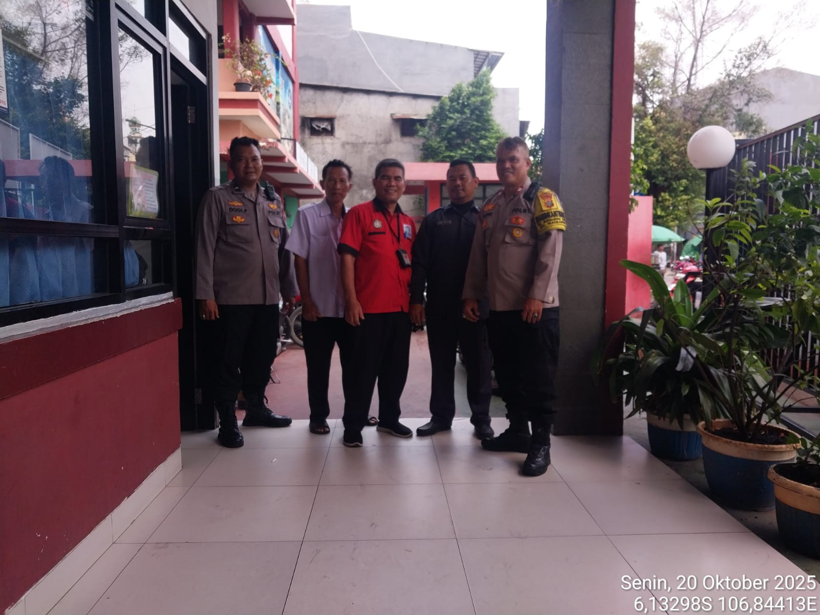 Bhabinkamtibmas Pademangan Timur Lakukan Sambang dan Penyuluhan di SMKN 55, Ajak Pelajar Jaga Kondusifitas Wilayah