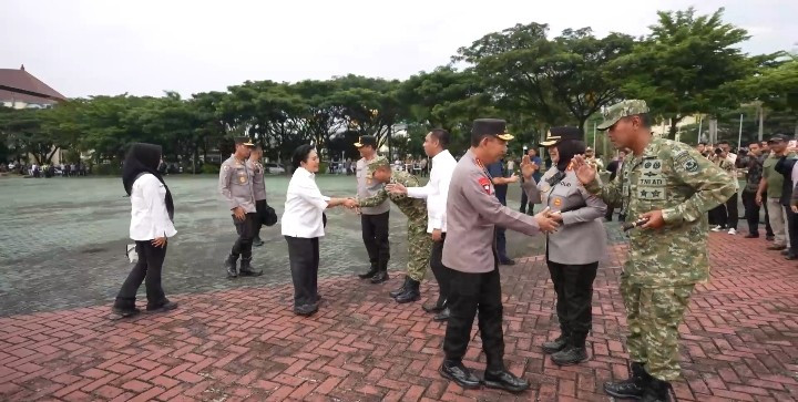 Kapolri-Ketua Komisi IV Panen Raya Jagung di Bekasi, Komitmen Dukung Ketahanan Pangan