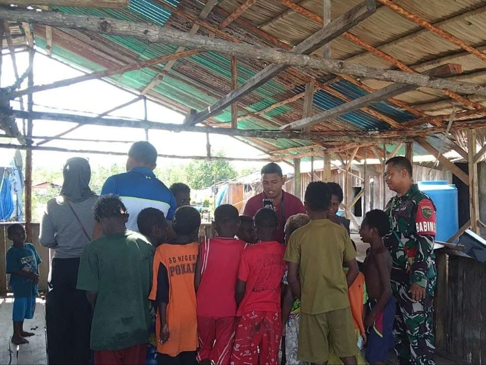 Peduli Dengan Generasi Penerus, Babinsa Koramil Mapurujaya Motivasi Anak-Anak Dalam Meraih Cita-Cita