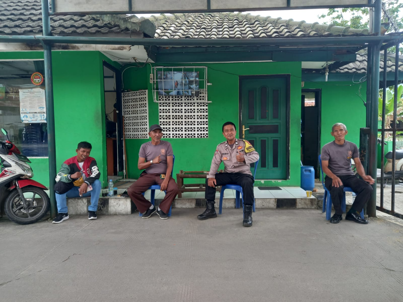 Antisipasi Rumah Kosong Ditinggal Mudik, Binmas Polsek Rawa Lumbu Sambangi Pos Keamanan