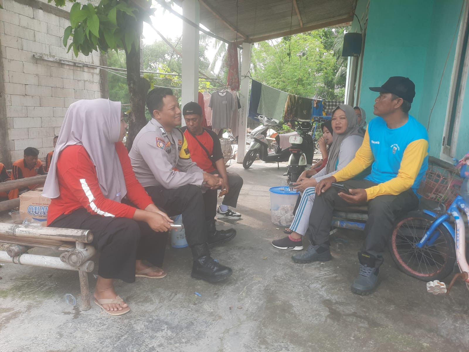 Bhabinkamtibmas Pulau Lancang Intensifkan Sambang Warga, Ajak Masyarakat Jaga Kamtibmas dan Dukung Keamanan Lingkungan Wisata