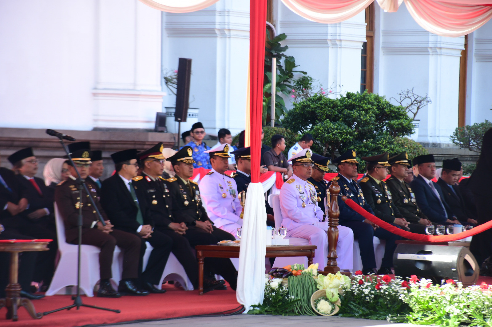 Komandan Lanal Bandung Hadiri Upacara Peringatan Hari Pahlawan Tingkat Provinsi Jawa Barat Tahun 2025