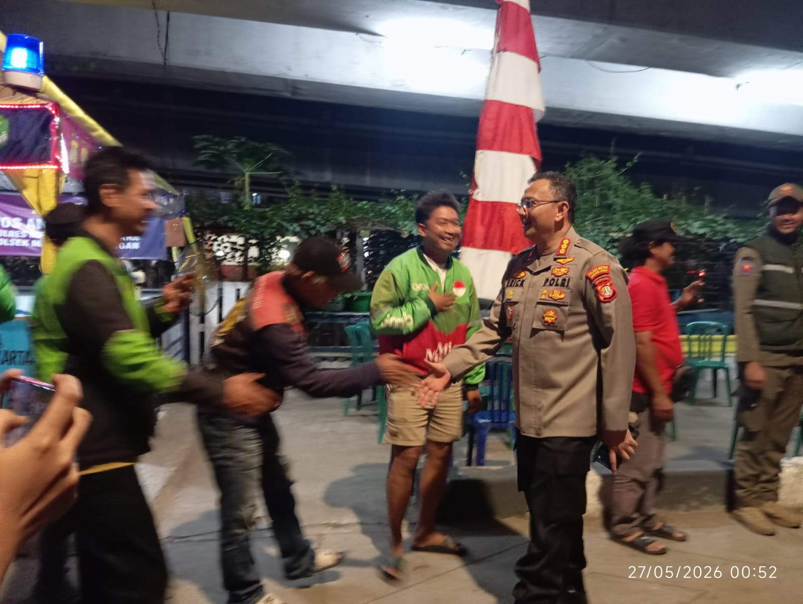 Kapolres Metro Jakarta Utara Sambangi Pos Pantau Kertajaya, Perkuat Sinergi Kamtibmas Bersama Warga dan Ojol