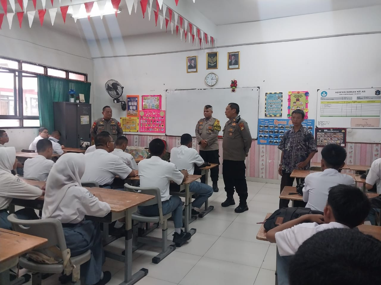 Polsek Pademangan Gelar Police Go To School, Ajak Pelajar SMKN 55 Jauhi Narkoba dan Kenakalan Remaja