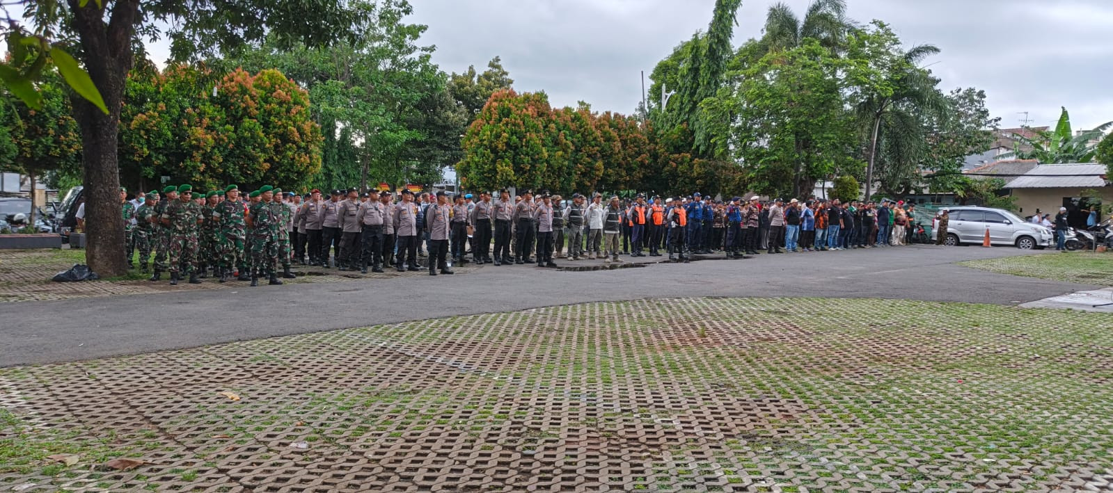 Polsek Cilincing Gelar Apel Bersama Tiga Pilar  Perkuat Sinergi Pengamanan Malam Tahun Baru 2026